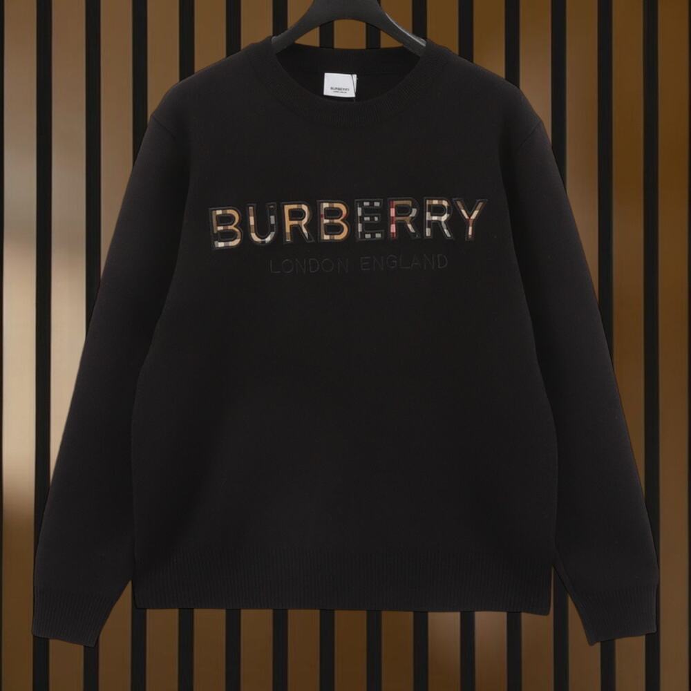 Burberr black knit sweater